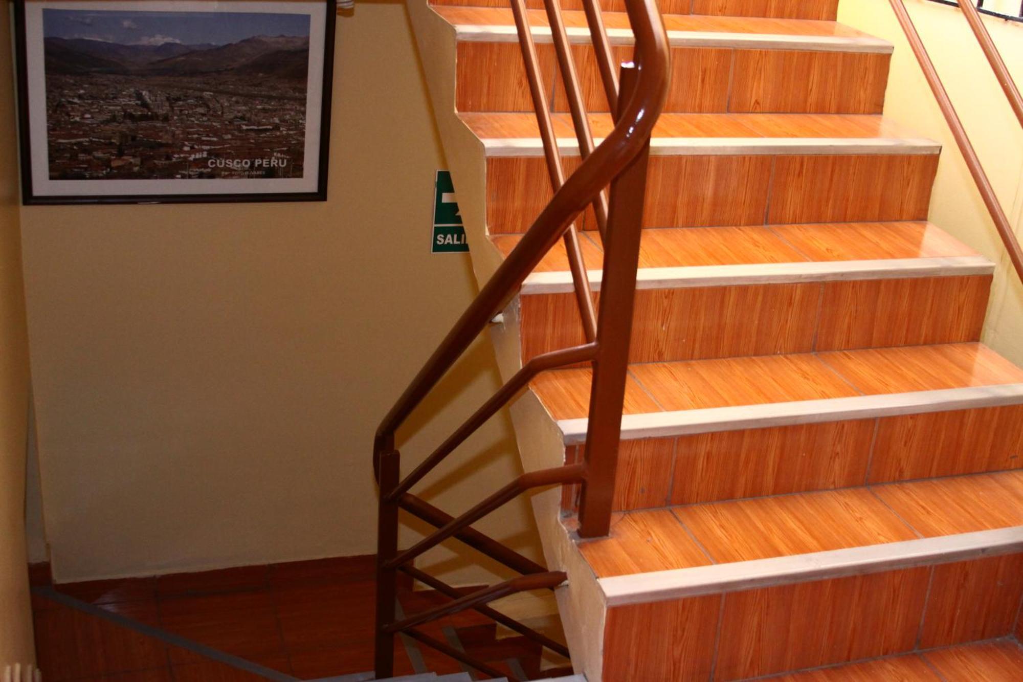 Hostal Lucerito クスコ エクステリア 写真